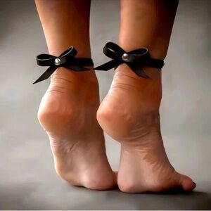 Kinky Leather Bow Anklet for Lingerie 1 pair